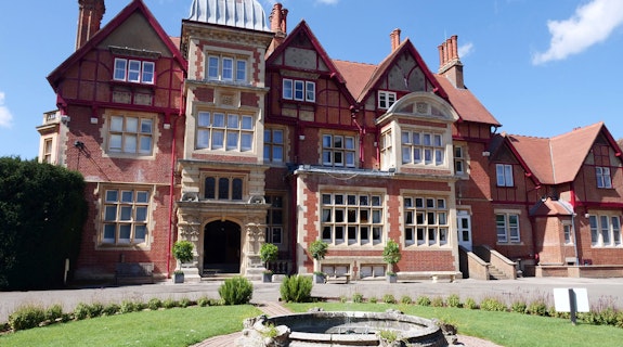 Pendley Manor Hotel Exterior